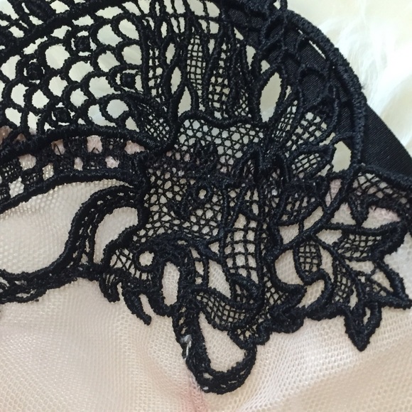 NWT VS 36DD Unlined Dragon Lace Balconette Bra - Picture 12 of 12